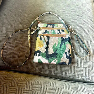 NWOT camo crossbody small bag